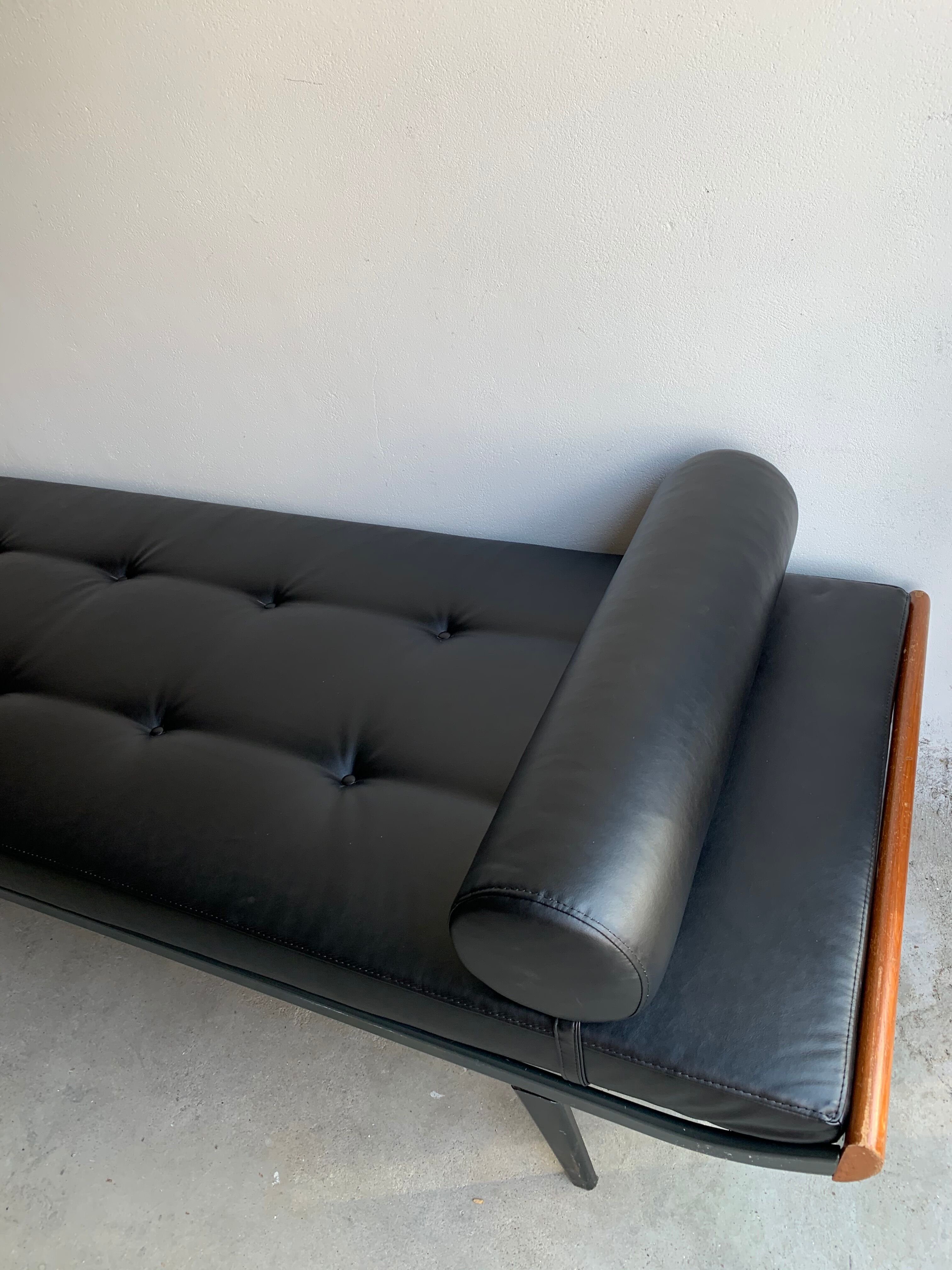 Cleopatra day bed by Andre Cordemeyer for Auping 1950's