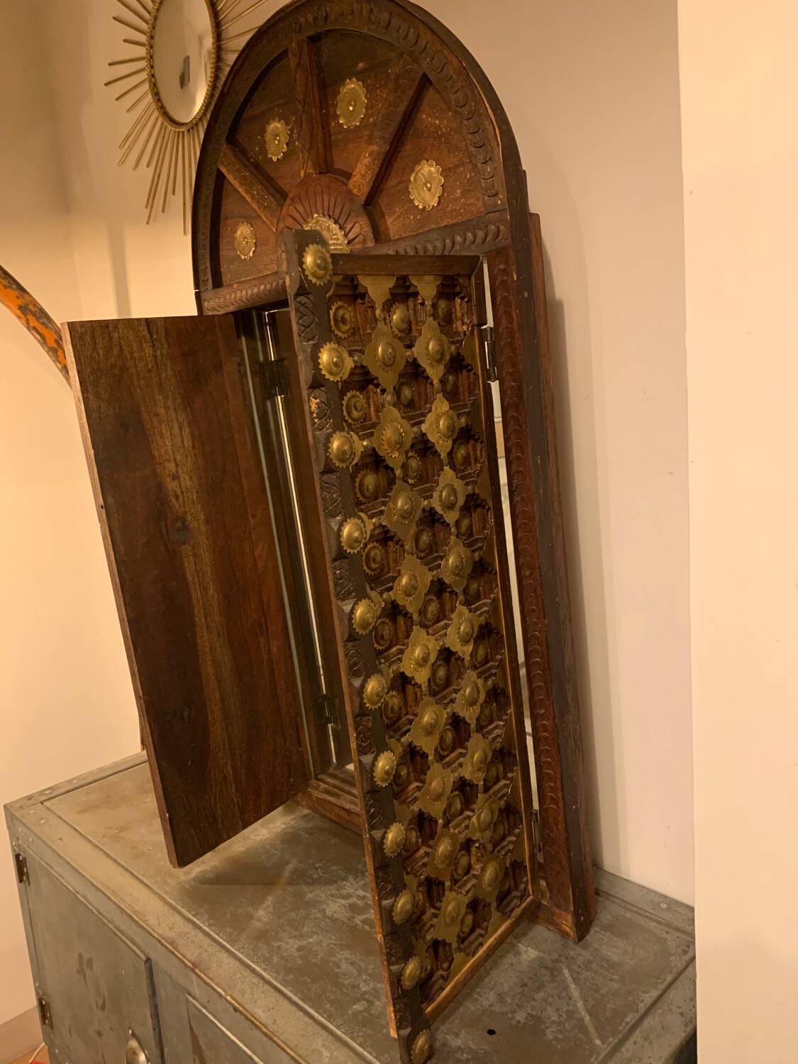 Porte fenêtre indien bois laiton