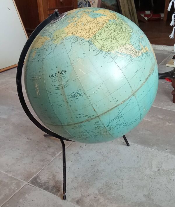 Ancien globe terrestre mappemonde Taride pieds métal
