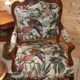 pair of Louis XV style armchairs à la reine