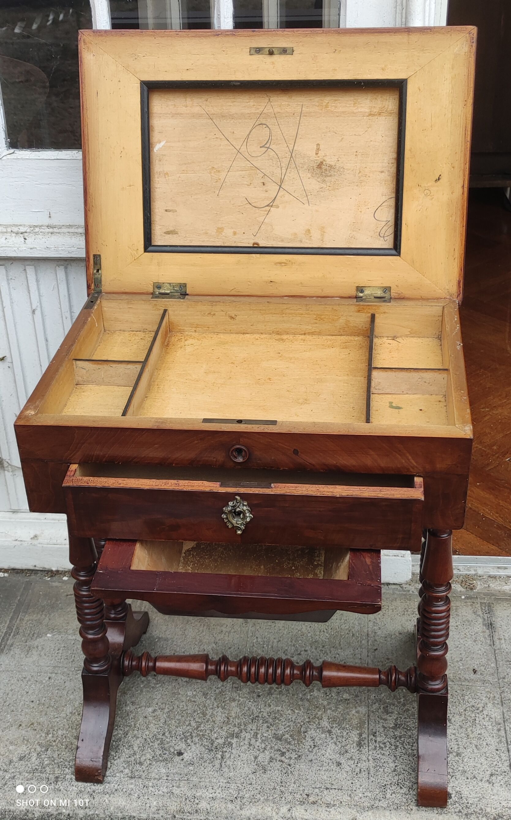 Mahogany worker/19th century
