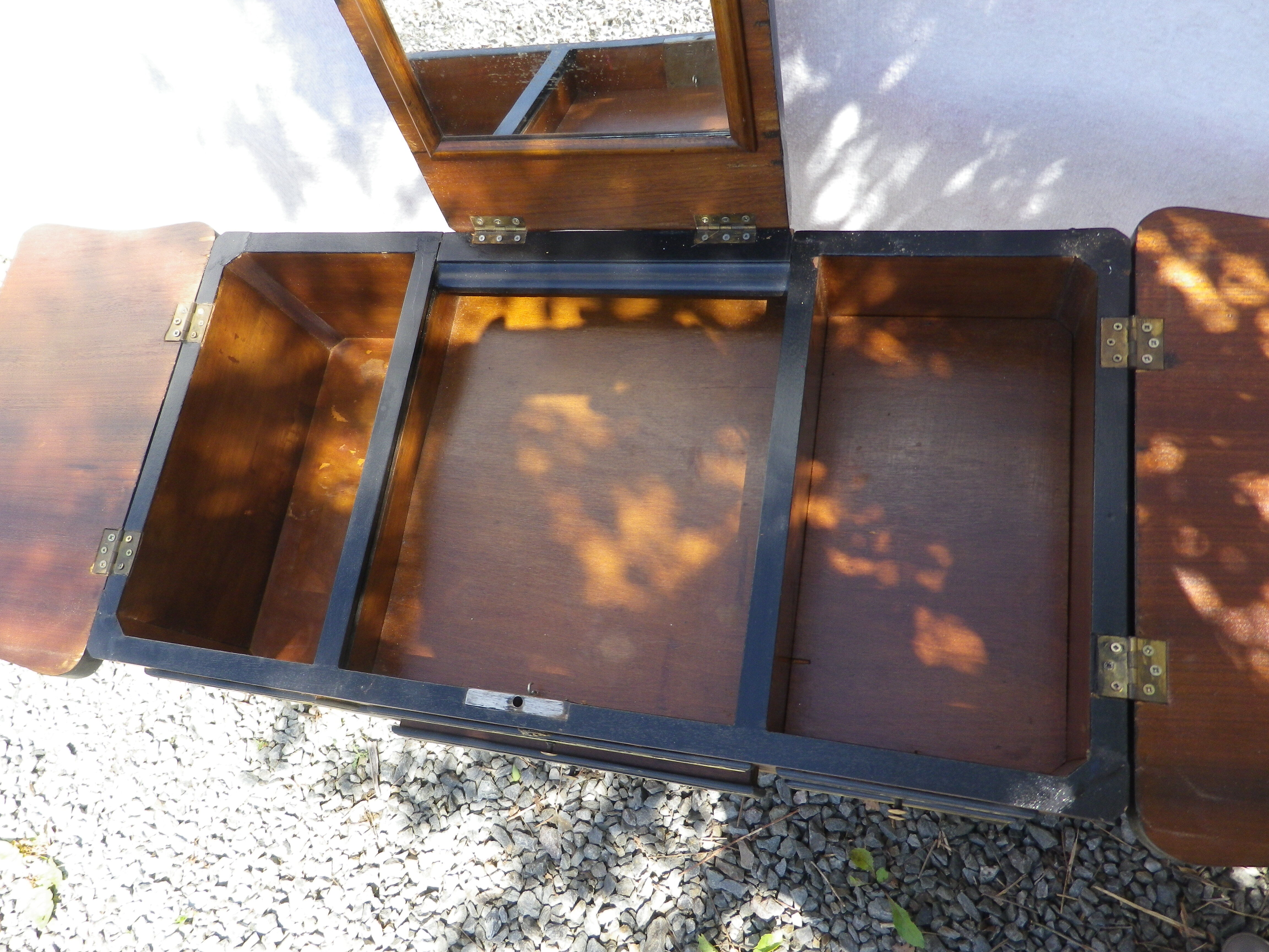 inlaid dressing table louis VI style