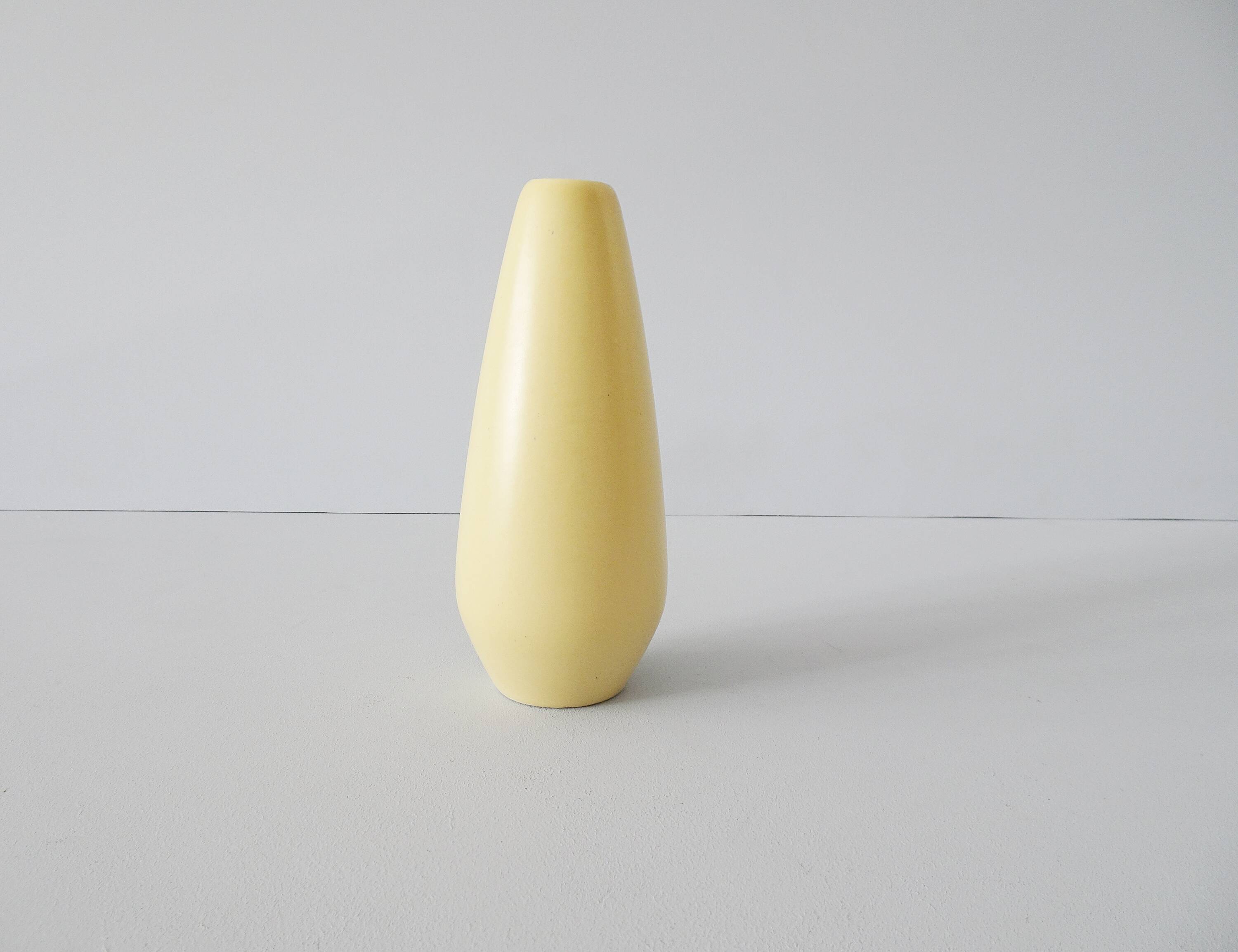 Vase jaune
