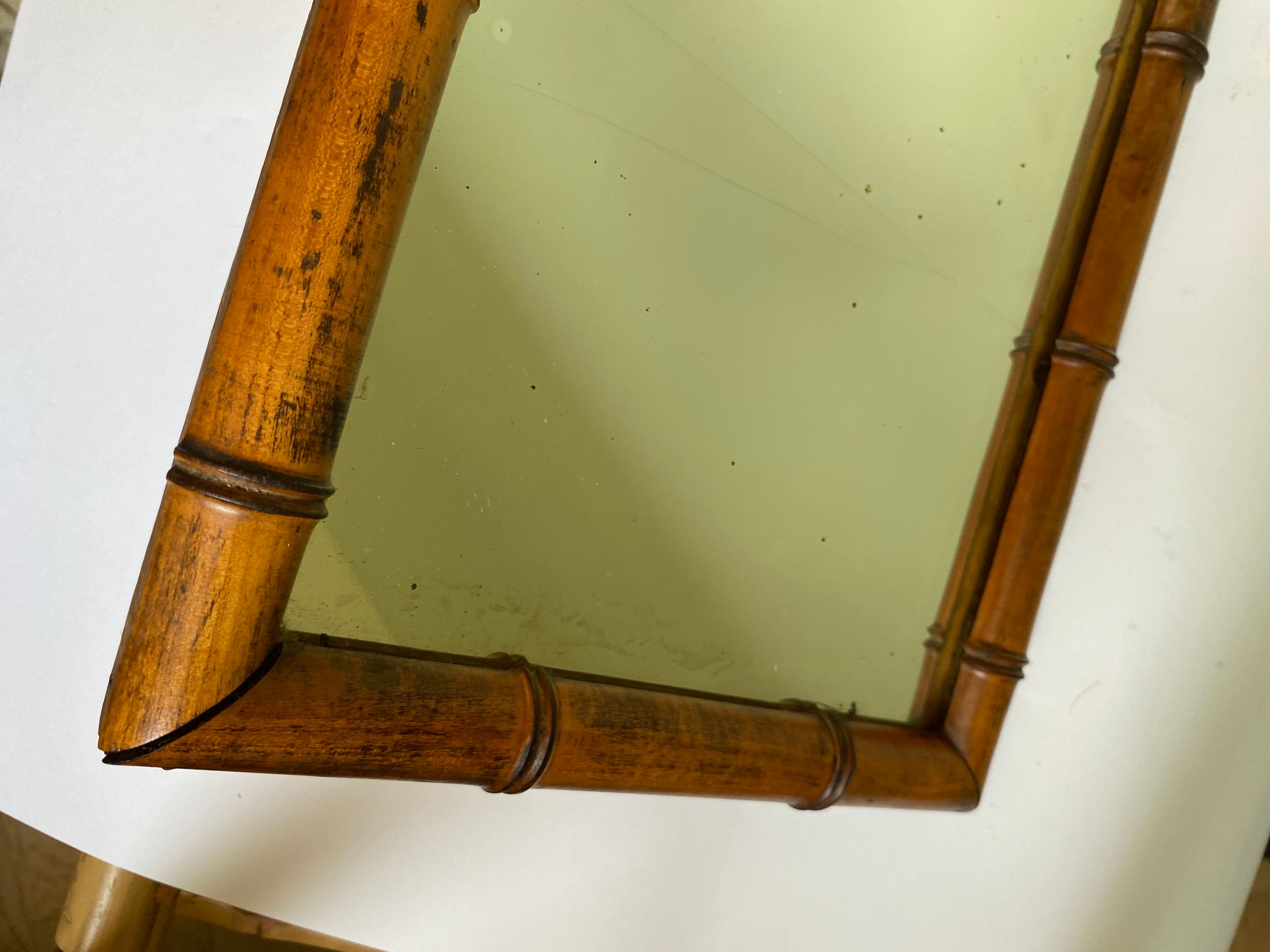 Miroir bois sculpté, début 1900, 26x31 cm