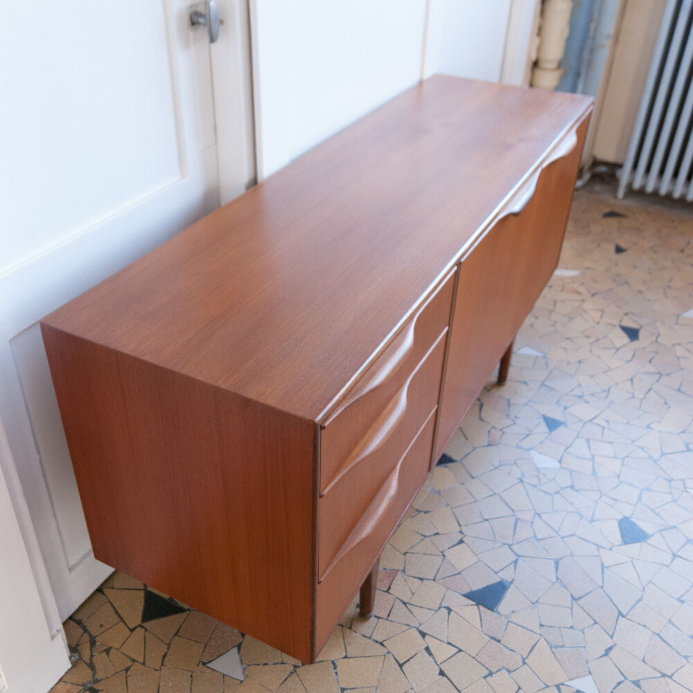 McIntosh Dunvegan sideboard, 153cm
