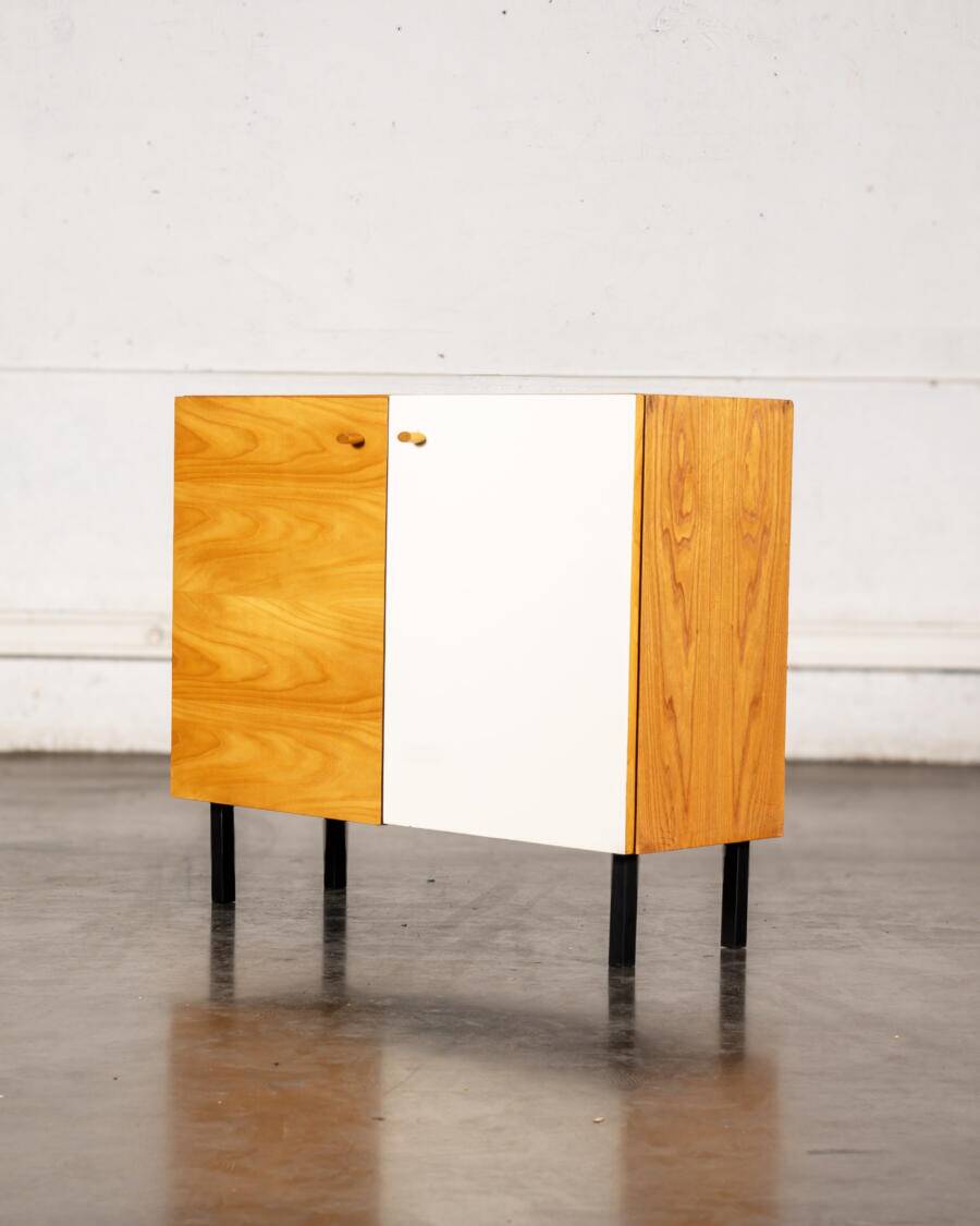 Meuble de rangement en bois blond et stratifié blanc