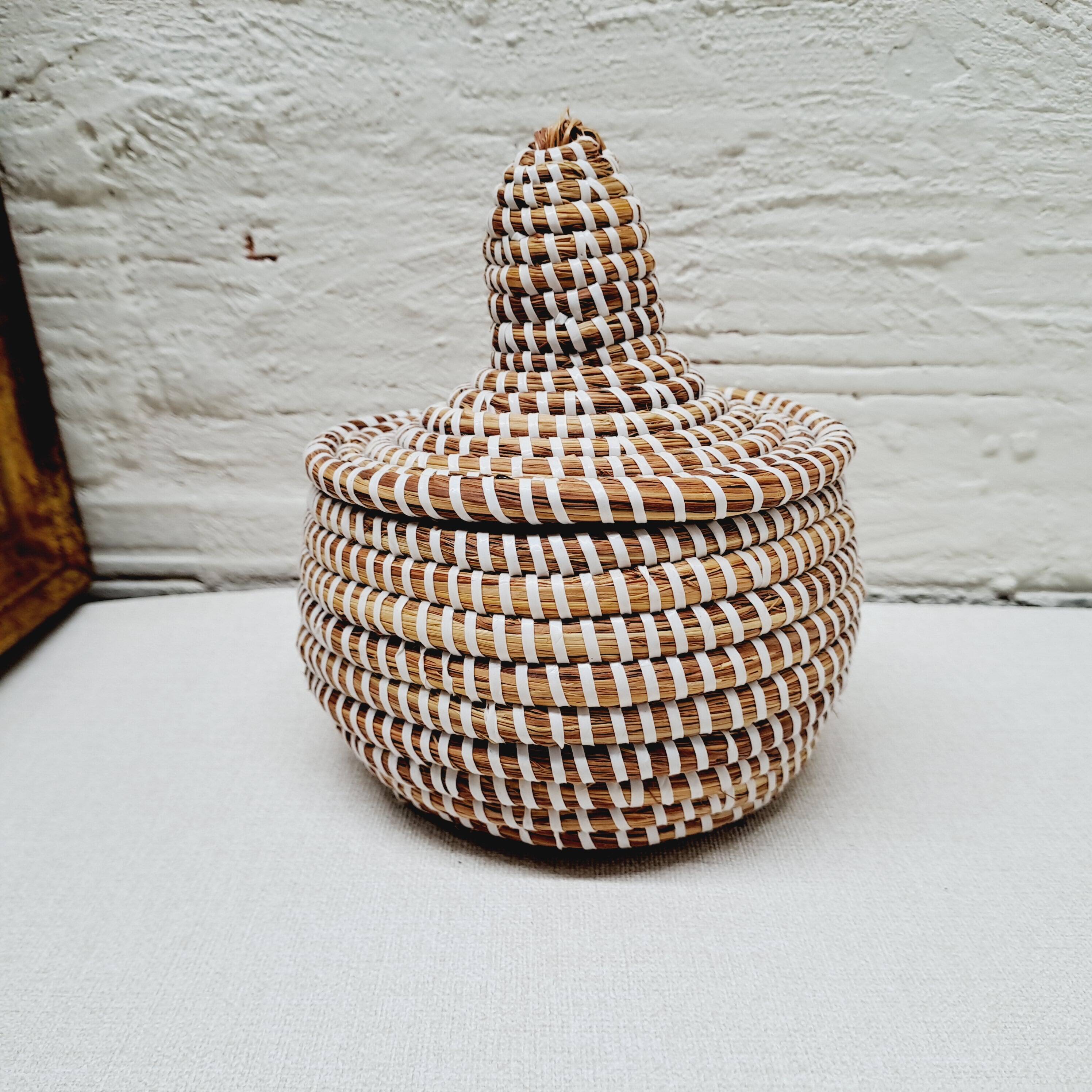 Straw jewelry box