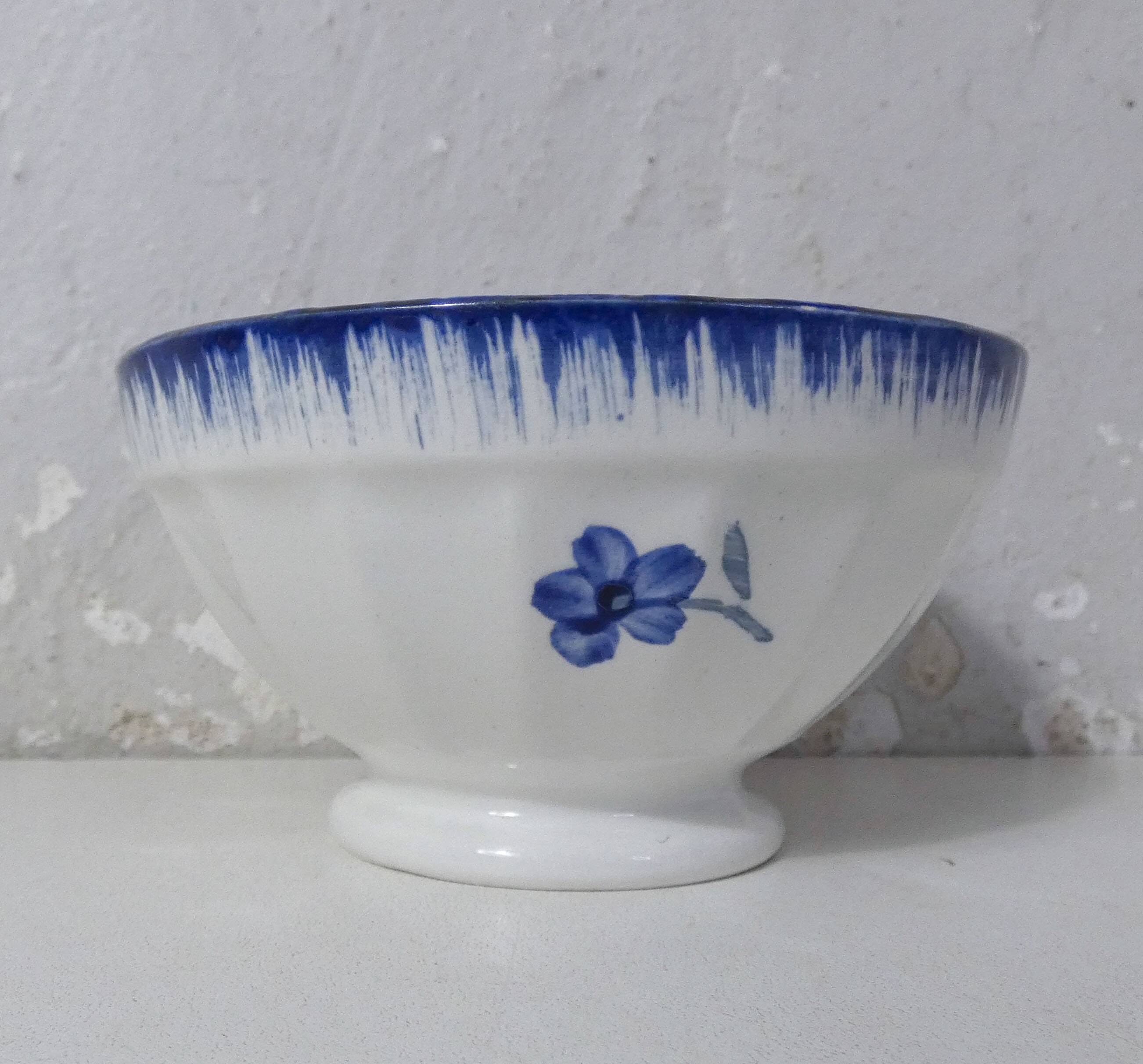 Old small bowl digoin marie lou