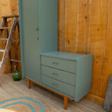 Asymmetrical cabinet