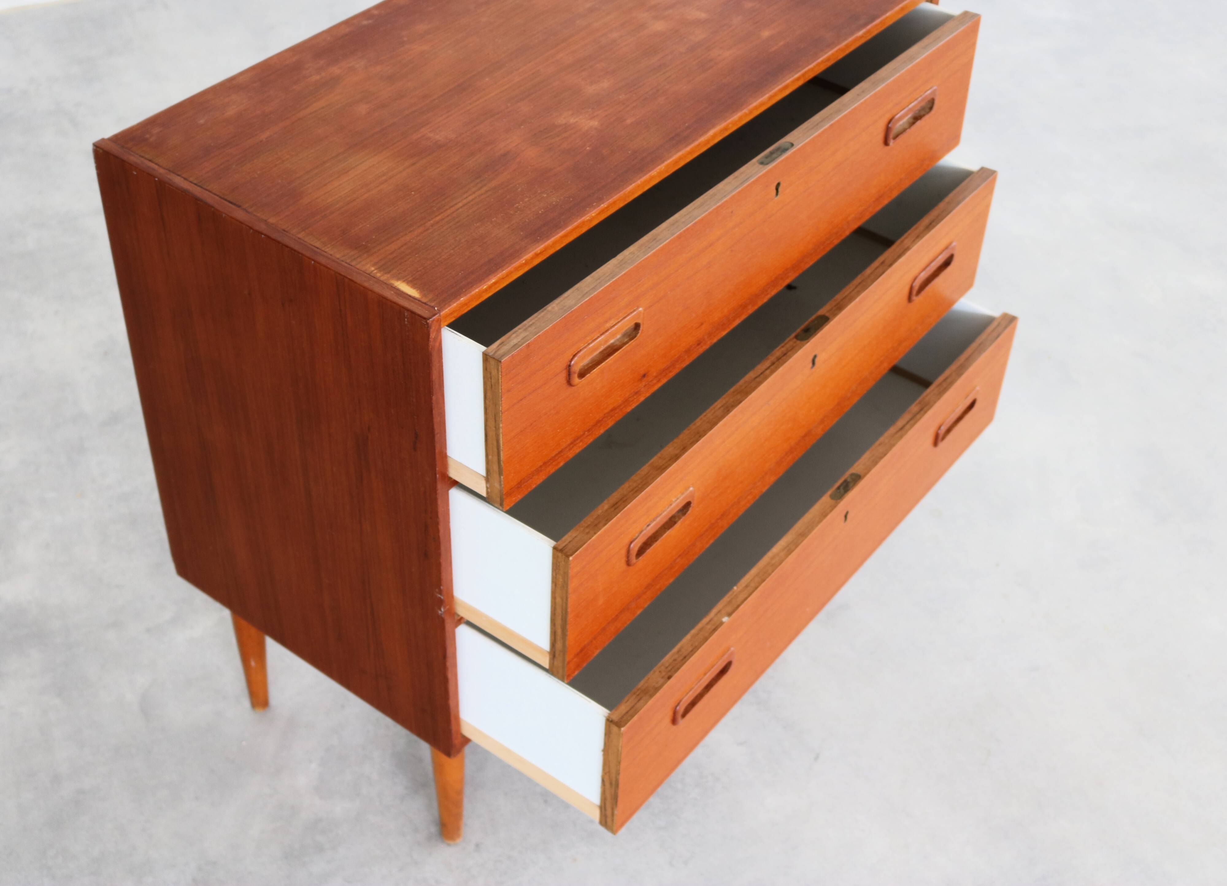 commode vintage en teck