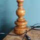 Lampe, pied en bois tourné