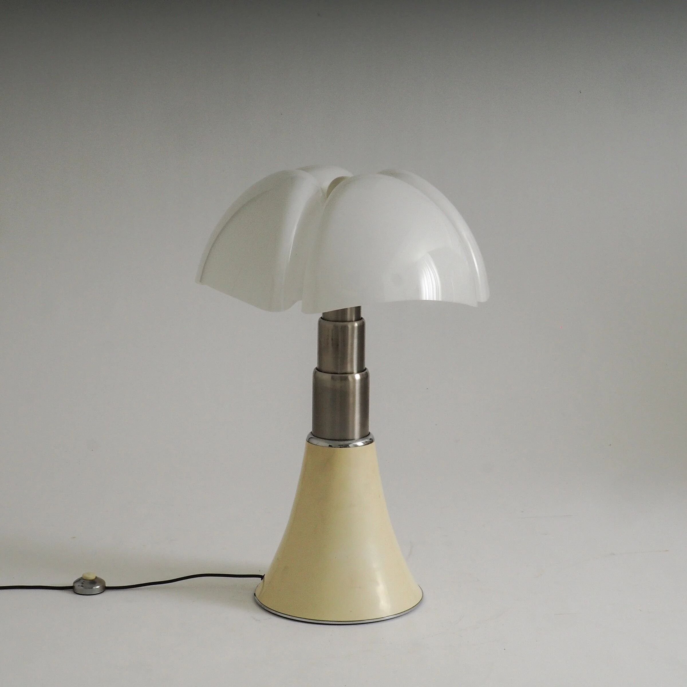 Large vintage Pipistrello table lamp by Gae Aulenti for Martinelli Luce