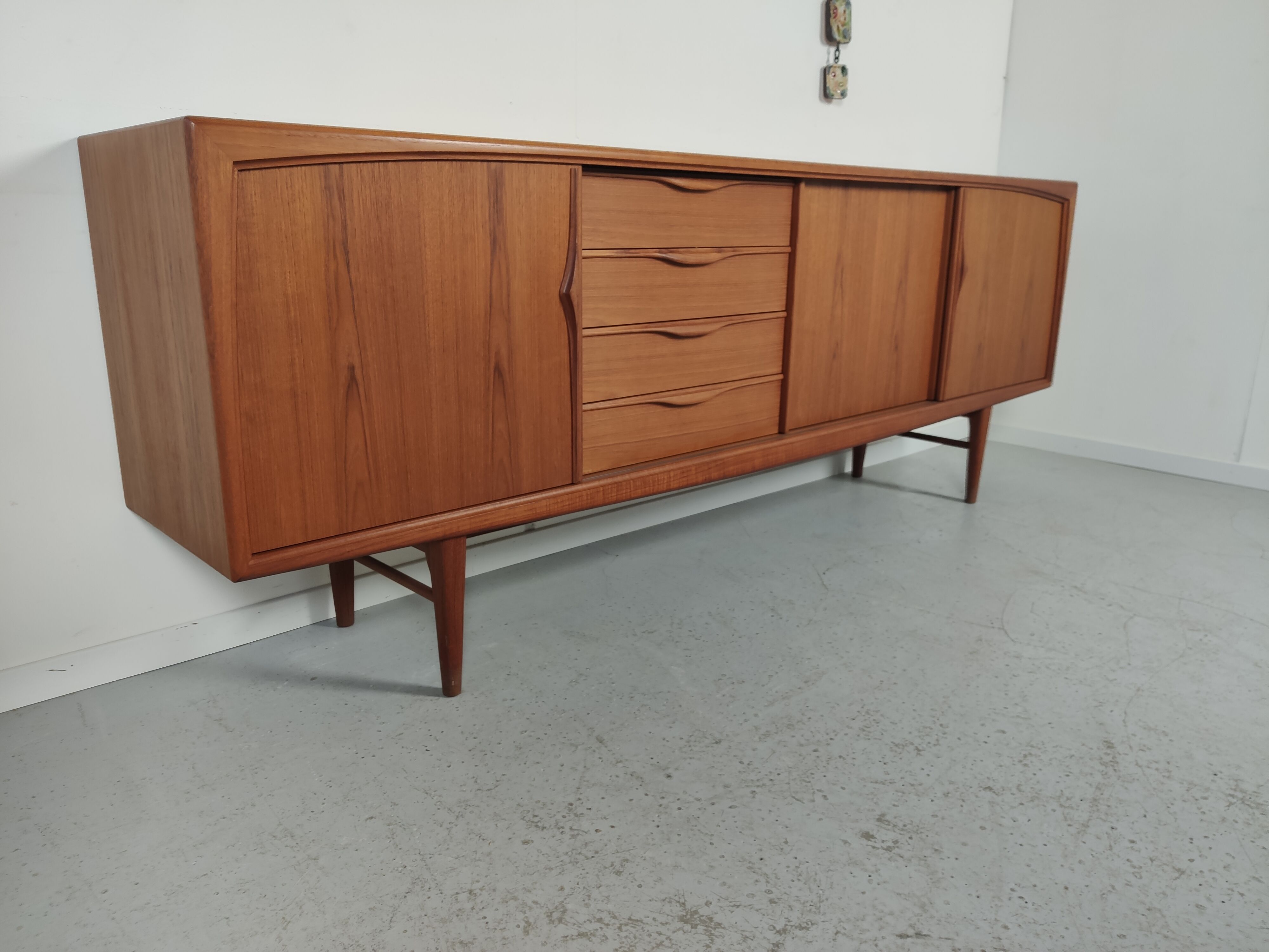 Scandinavian teck line RT Màbel model 272, 60s