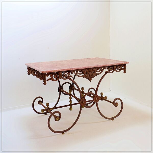Grande table de boucher française du 19ème siècle en fer forgé et marbre rouge