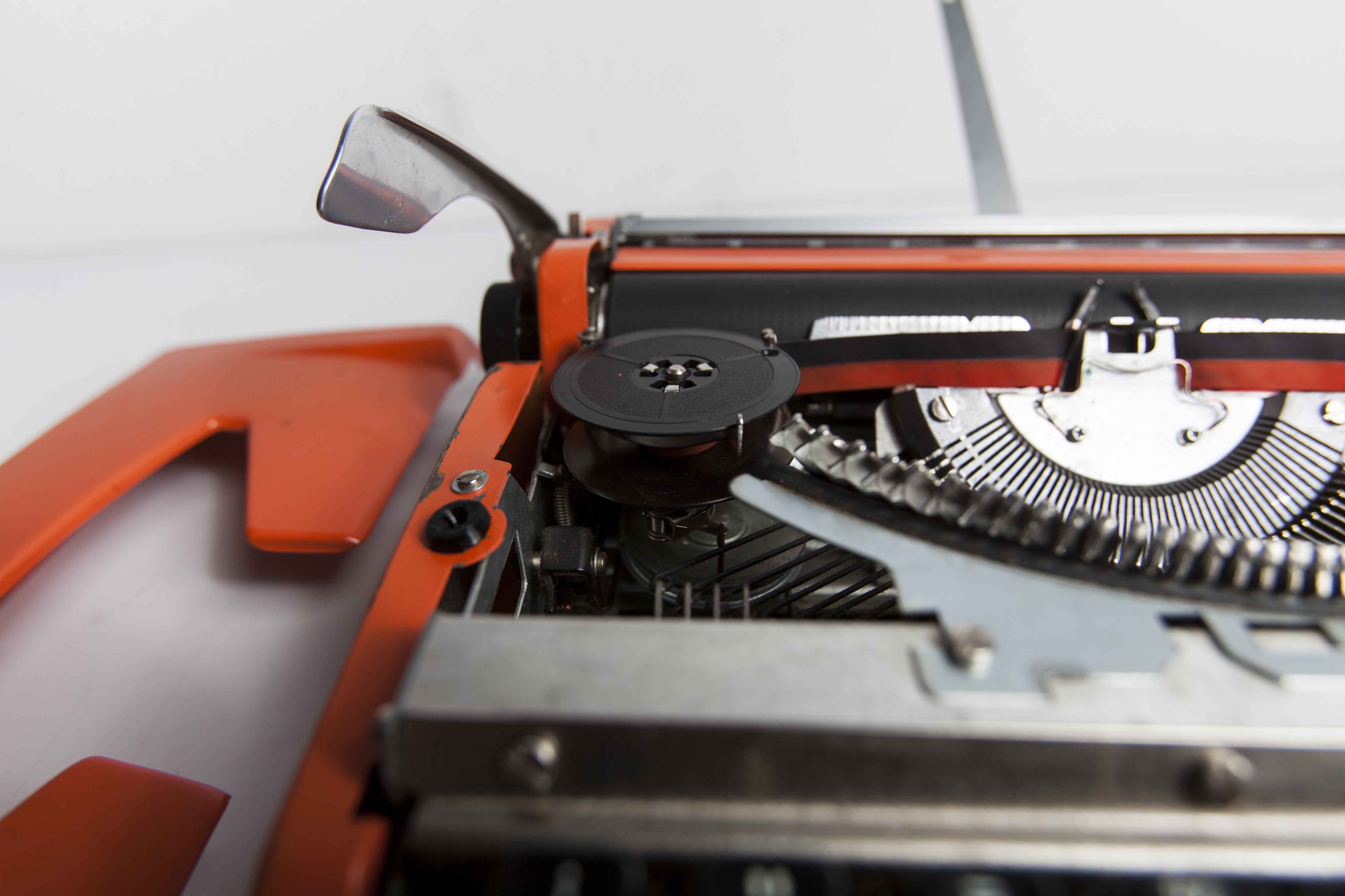 Machine à écrire brother de luxe 879 révisée et ruban neuf qwertz