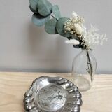 Shell butter dish in silver metal