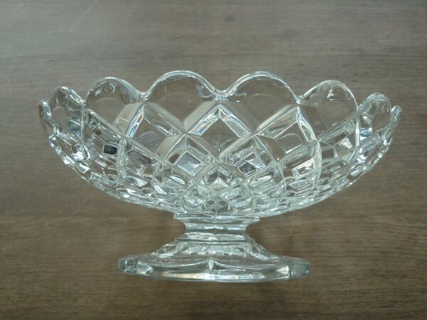 Coupe sur piedouche en cristal signée Baccarat