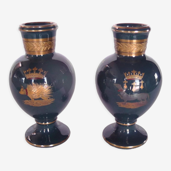 Paire de vases en faïence de tours jaget et pinon