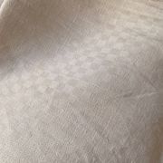 Grande nappe ancienne en coton effet damiers.