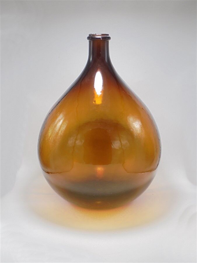 Demijohn in amber glass
