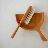 Wooden table shovel and sweeper