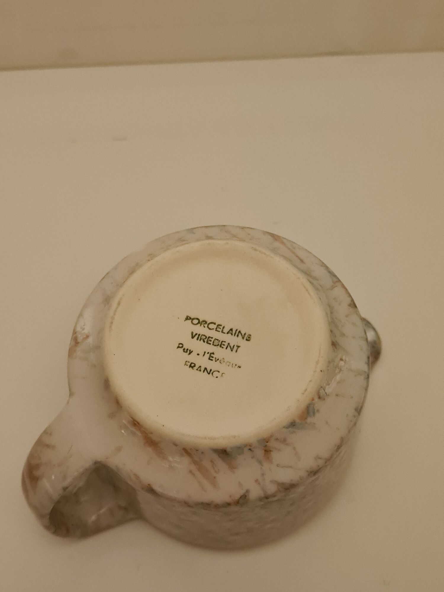 Porcelain milk jug and sugar bowl from Virebent Puy l'Evêque