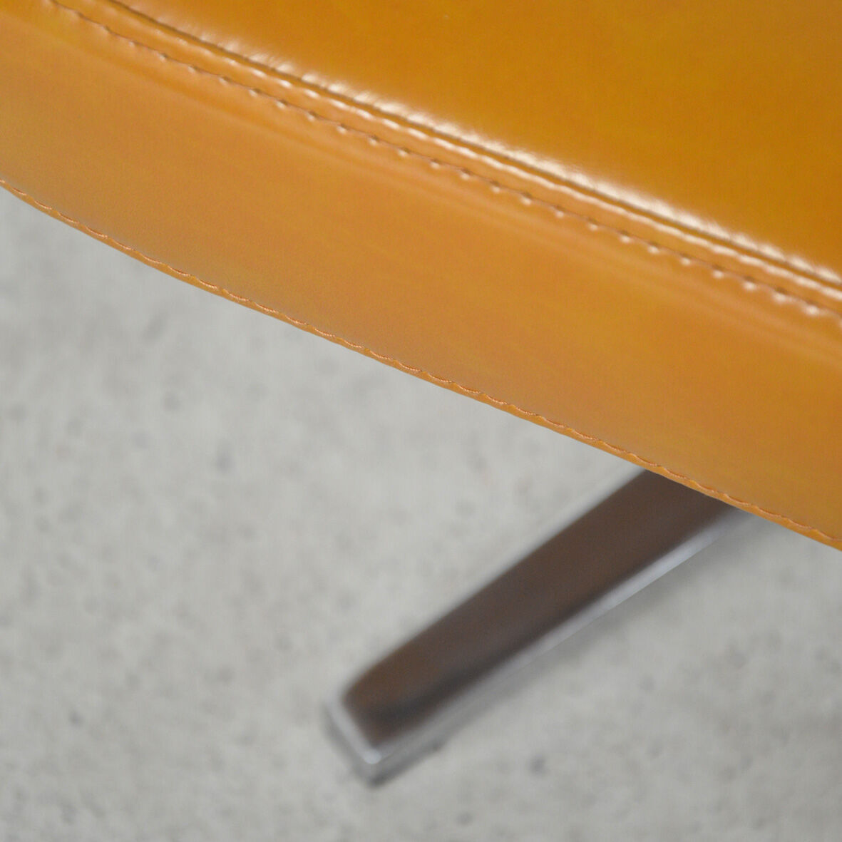 Swivel and ottoman hull chair