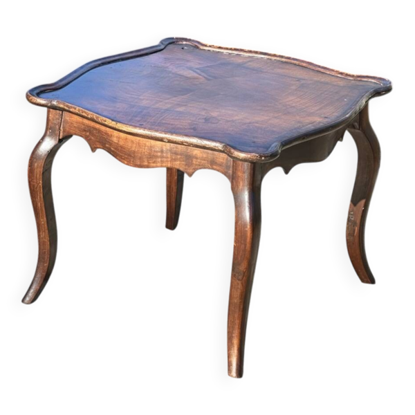 Table basse en noyer de style Louis XV Époque XIX eme siècle
