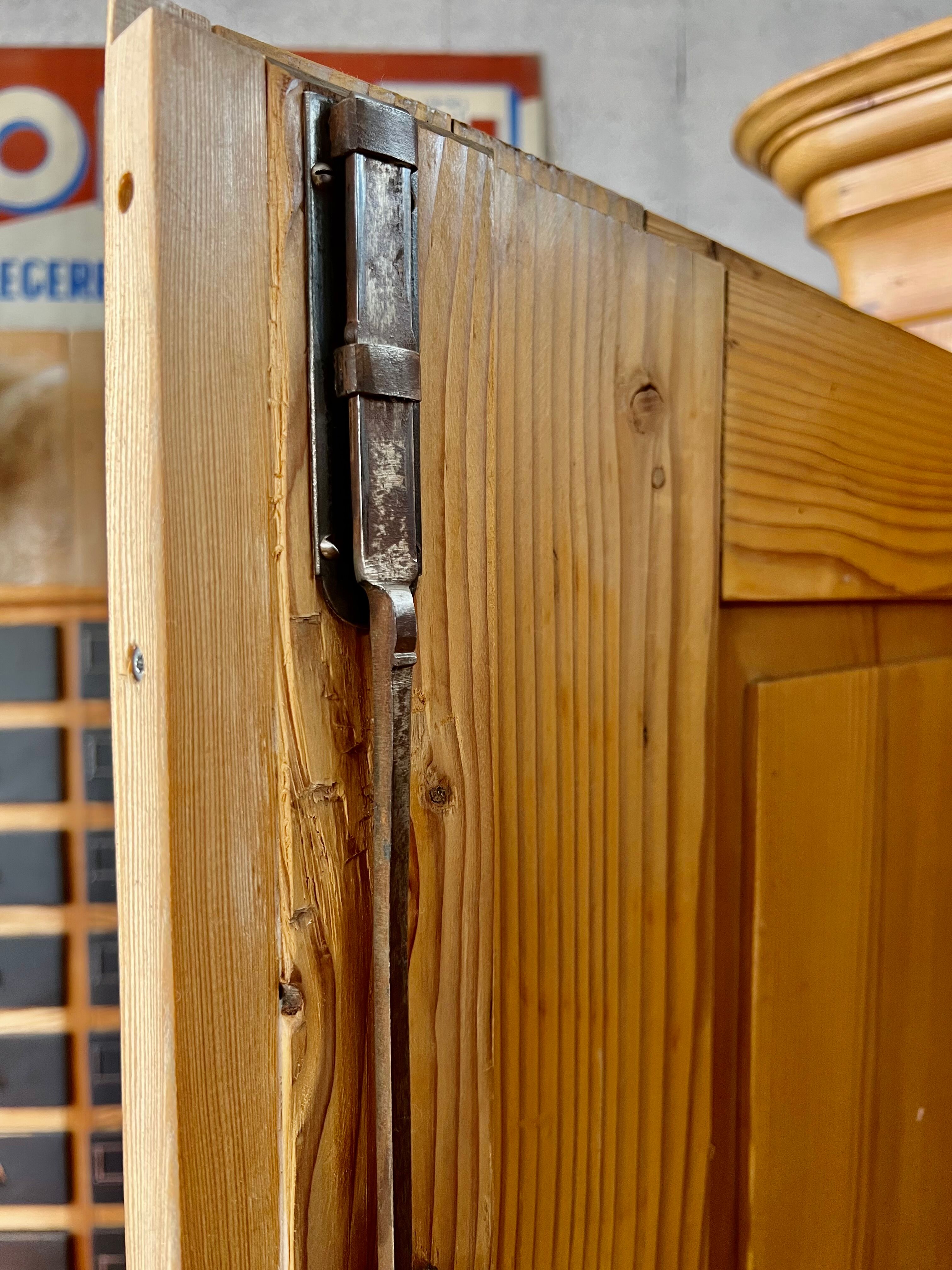 12-panel fir wood wardrobe