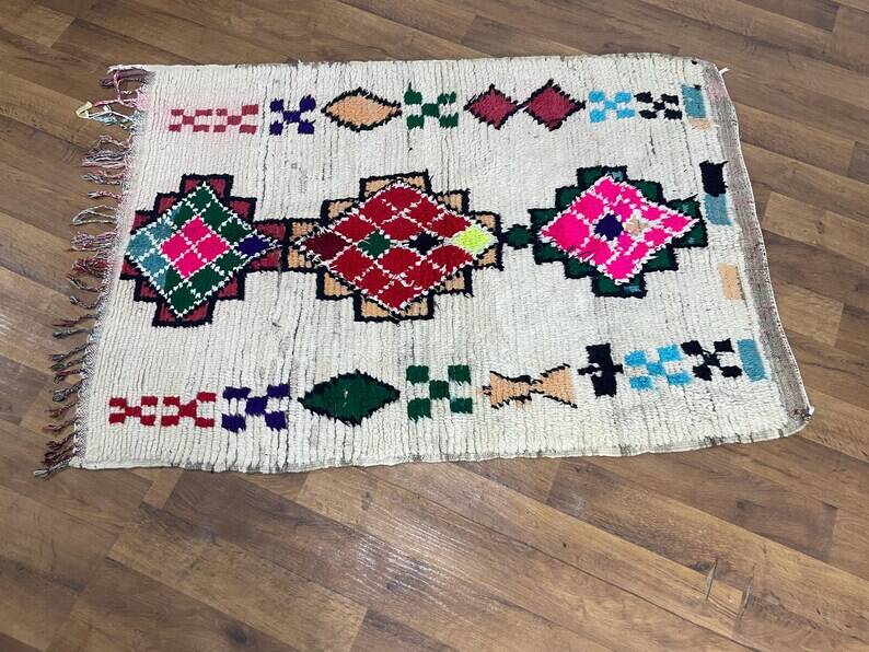 Berber wool rug decorated 200cm x 300cm