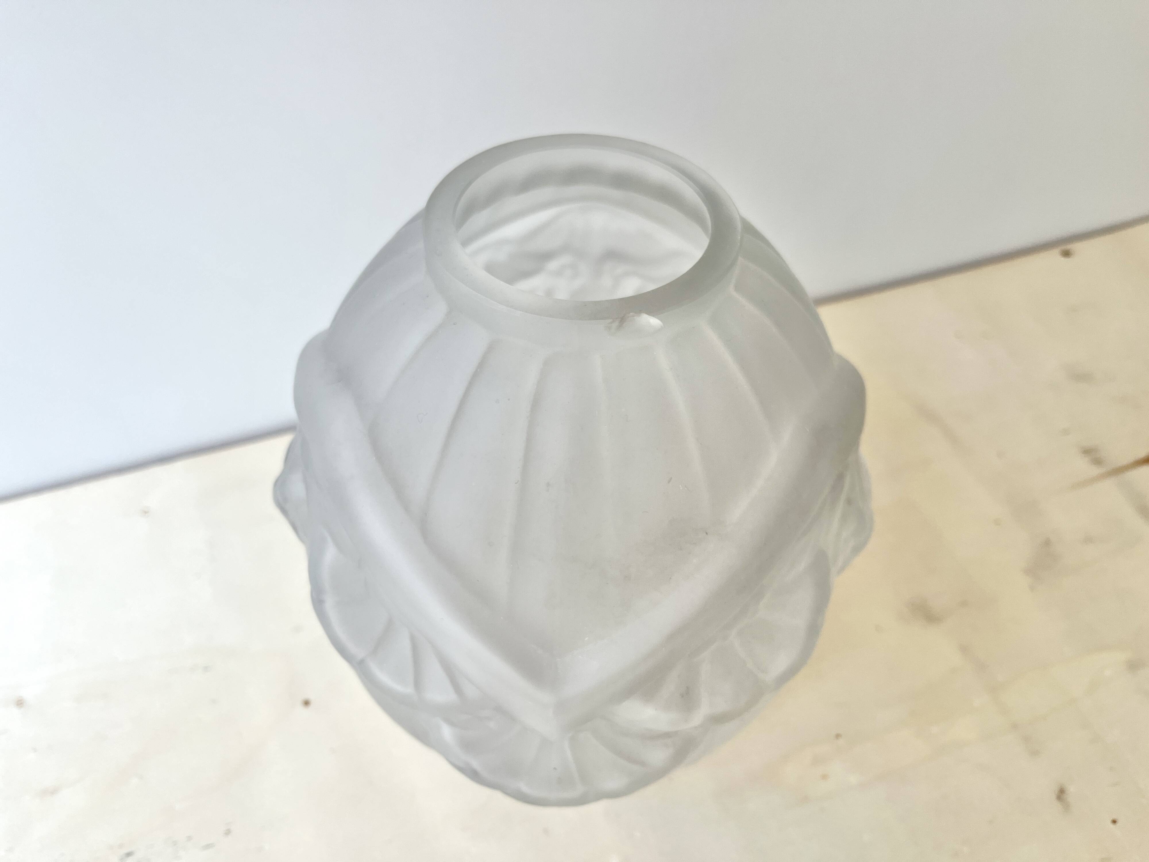 Antique Art Deco vase in moulded pressed glass signed Verçais Schneider.