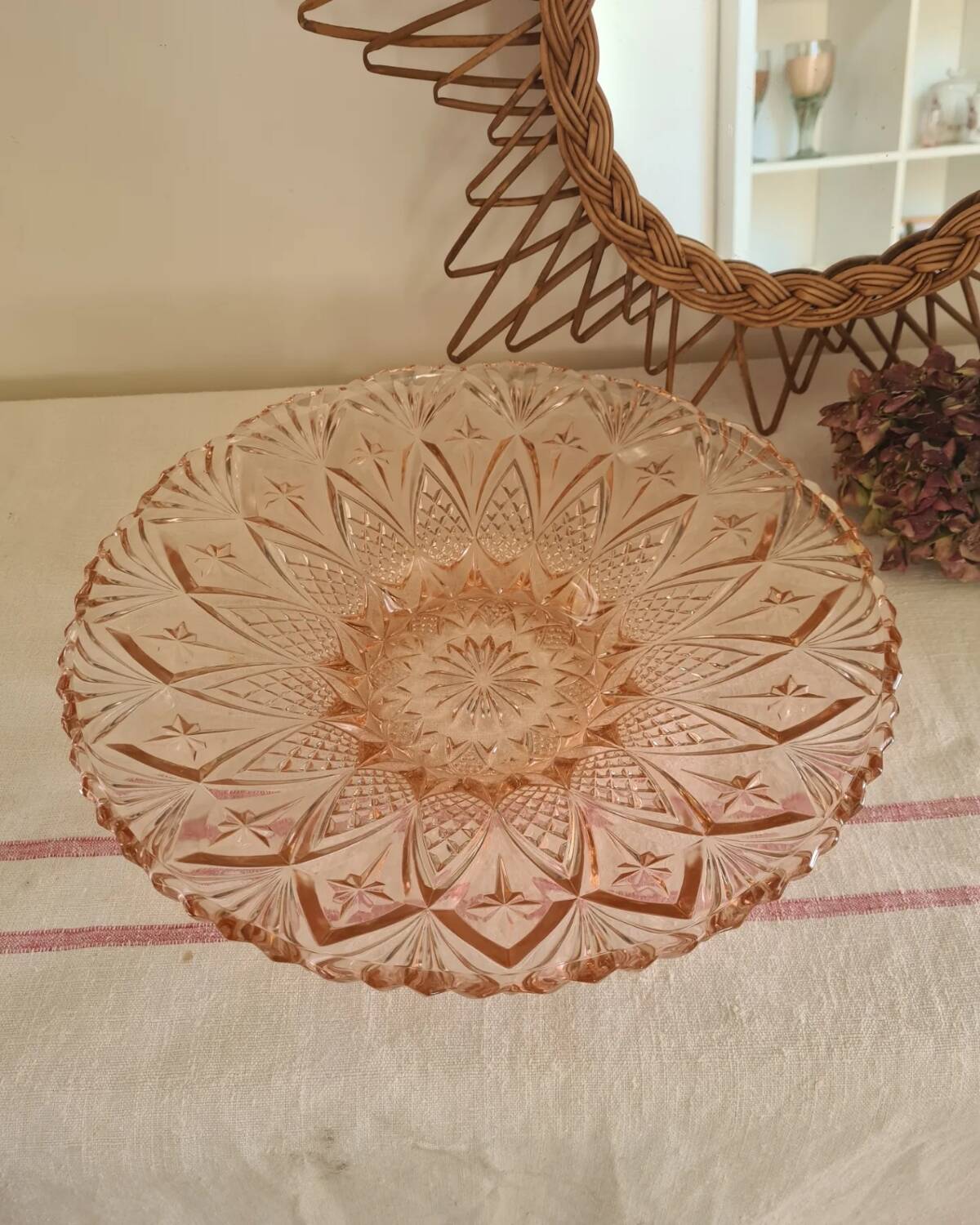 XL fruit basket pink glass