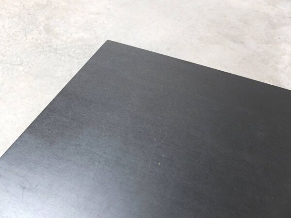 Table basse rare 'Bachelor' par Verner Panton pour Fritz Hansen, années 1950.