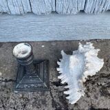 Coquillage sur socle en métal