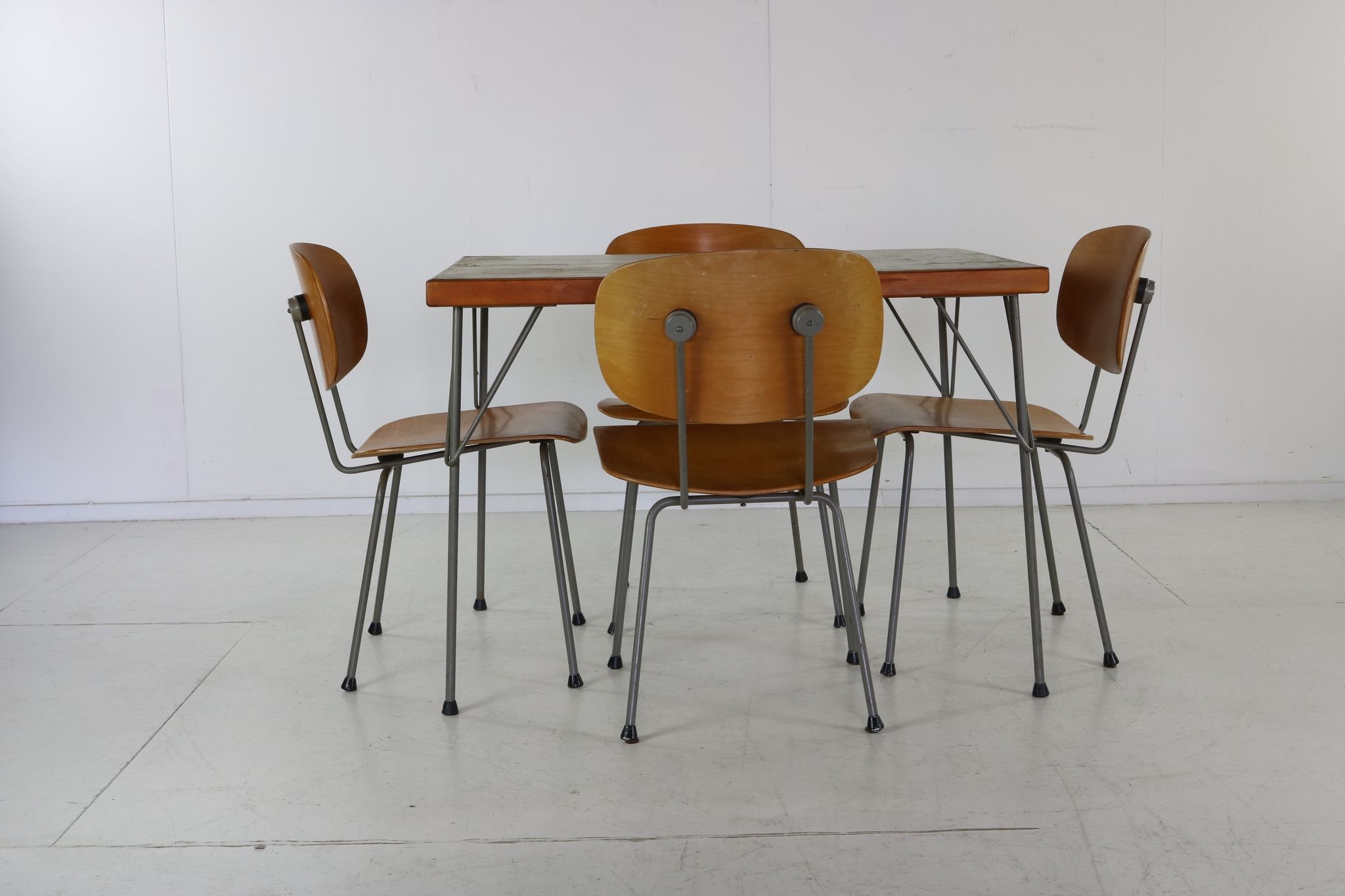 Dutch design dining set by Rietveld for Gispen Holland