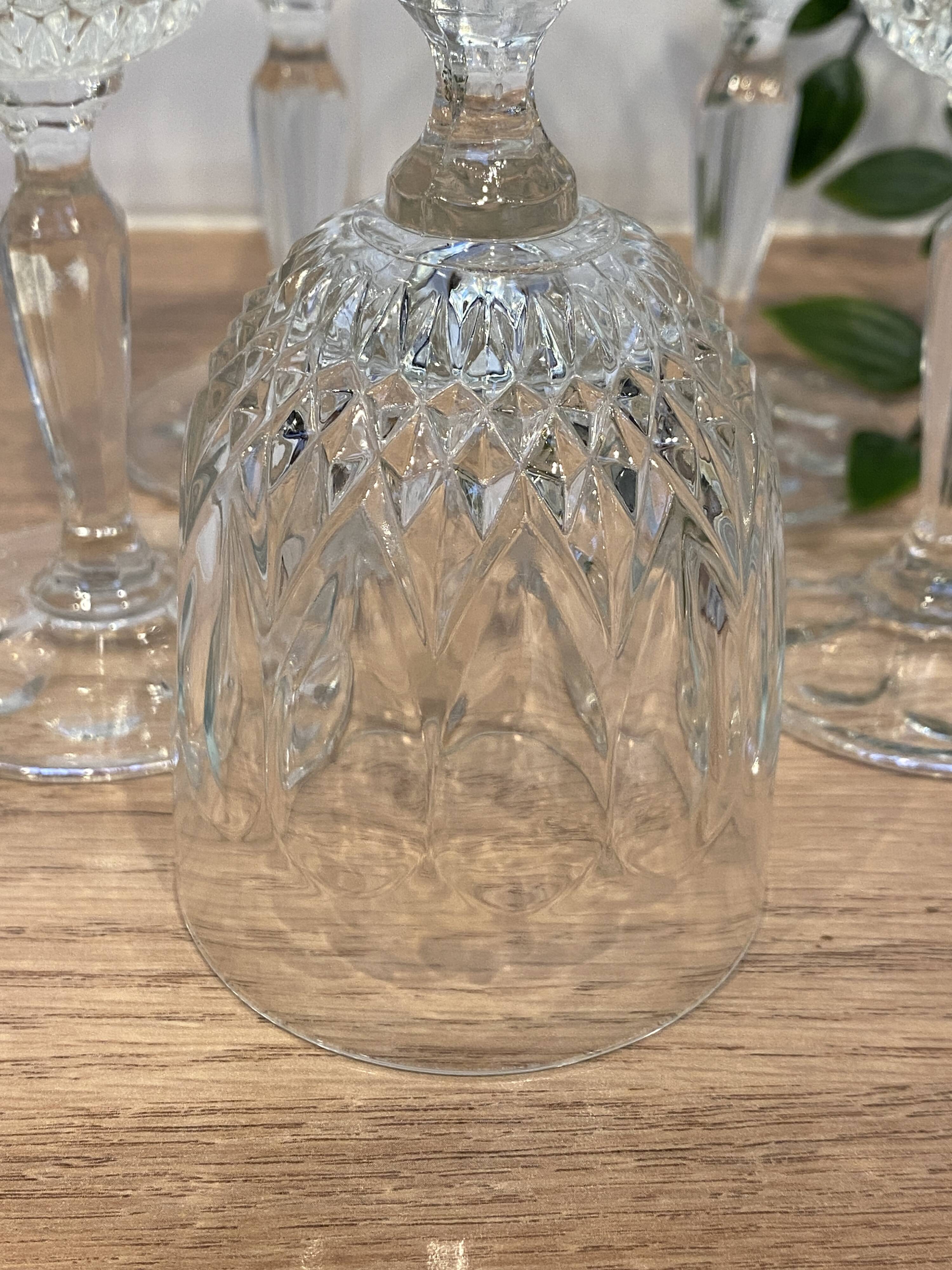 Set of 5 wine glasses