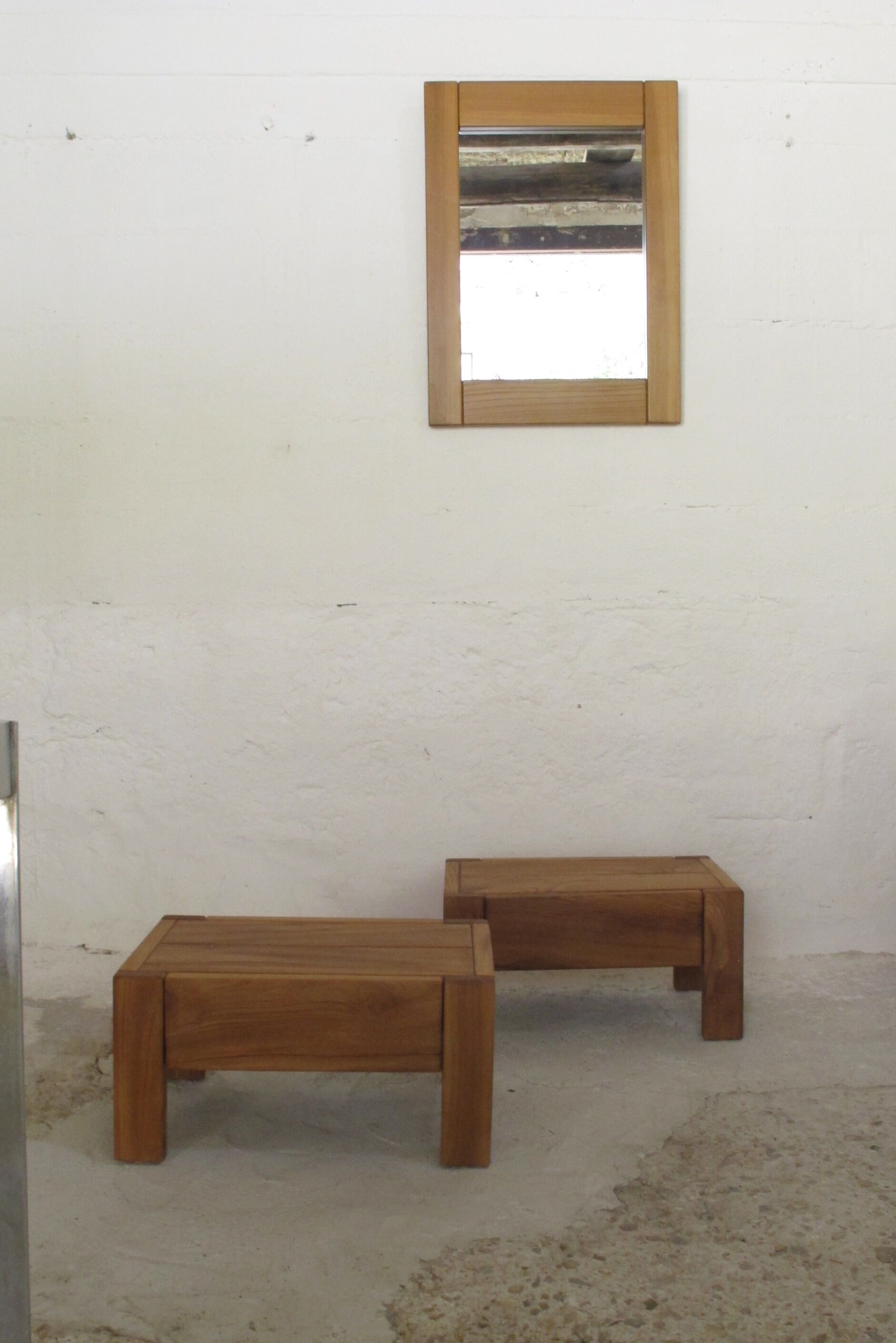 Paire de tables d'appoint, maison Regain 1970, orme huilé