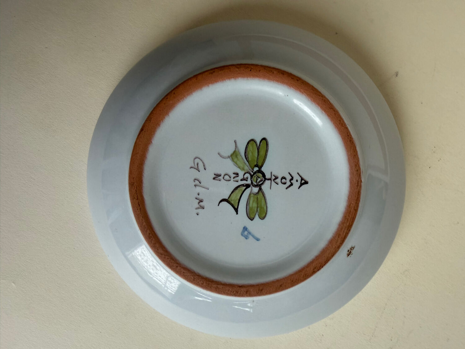 Bowl or catch-all in Montagnon