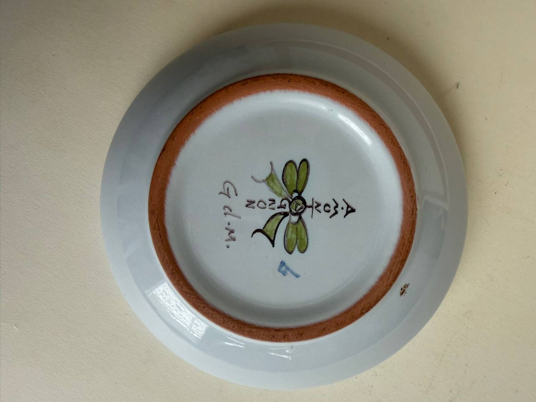 Bowl or catch-all in Montagnon