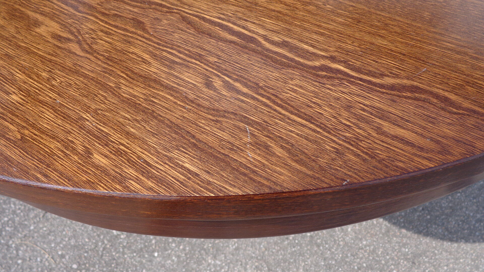 Oval Baumann table