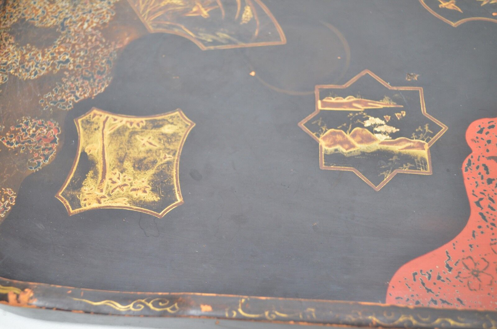 Japan - Antique lacquered wooden top