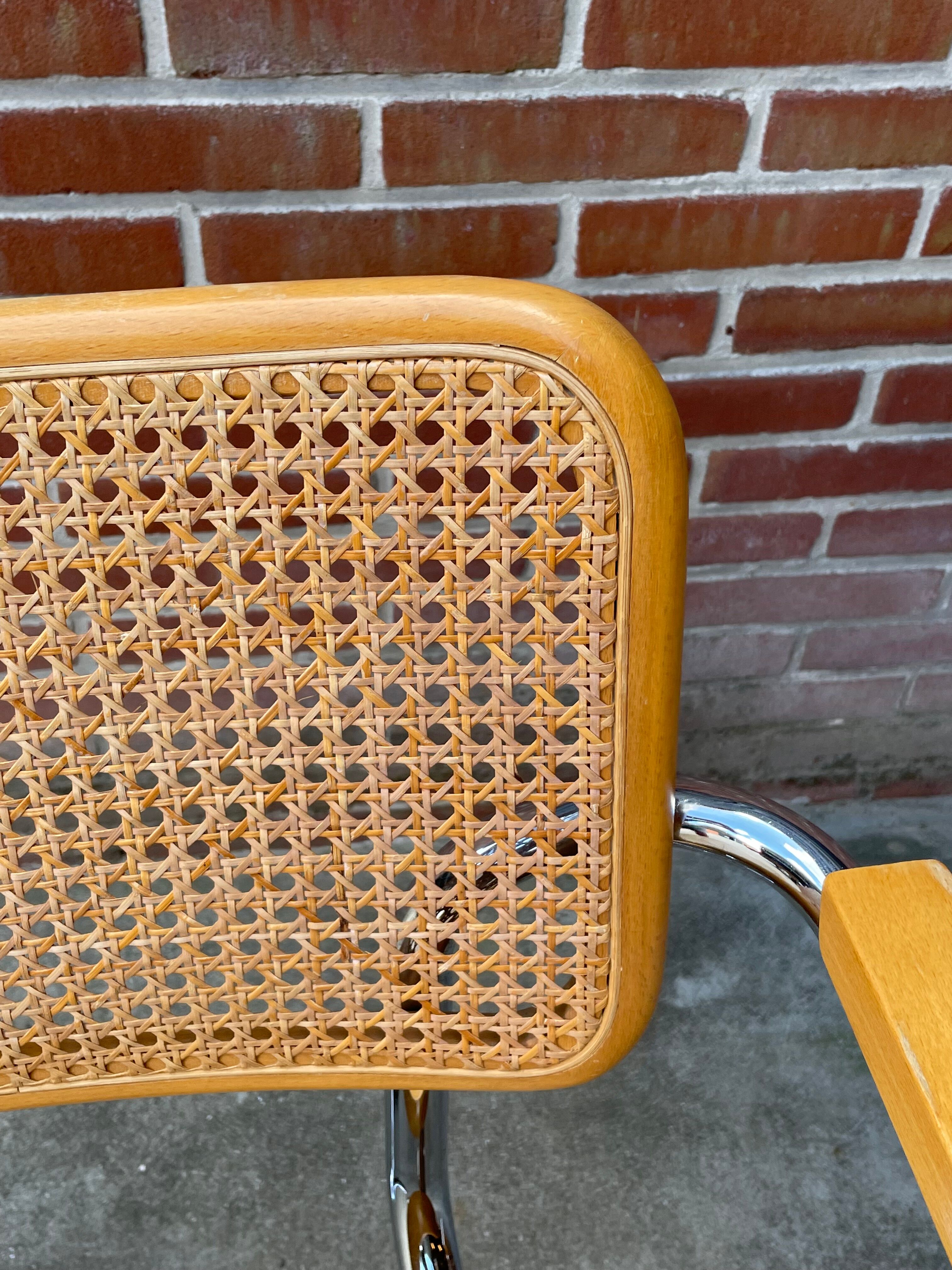 Cesca chair B64 with armrests by Marcel Breuer Design