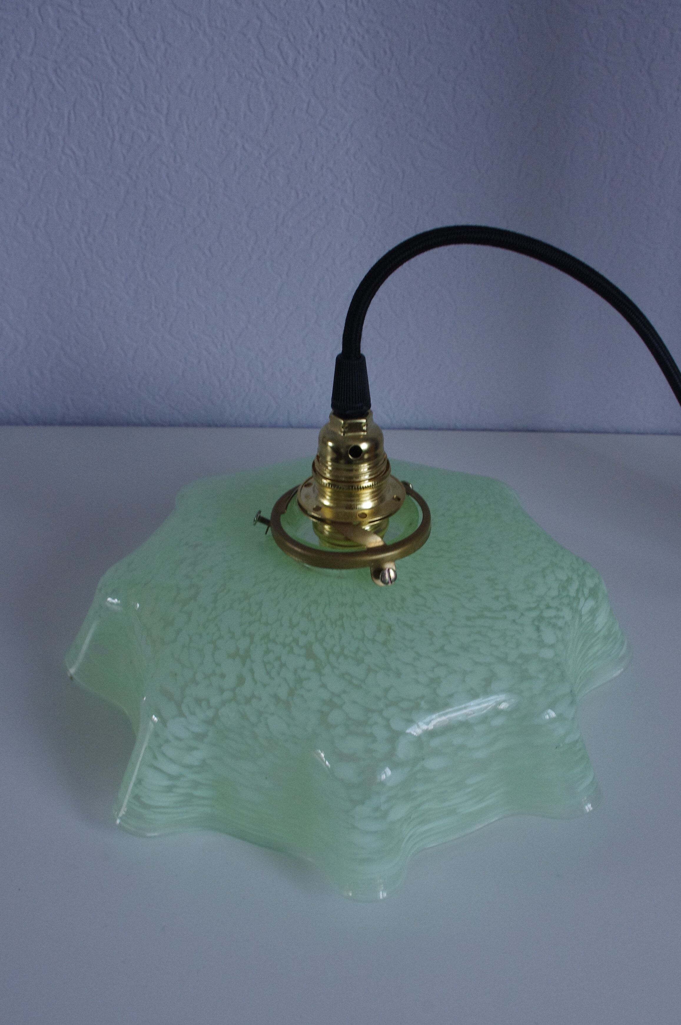 Clichy green glass suspension