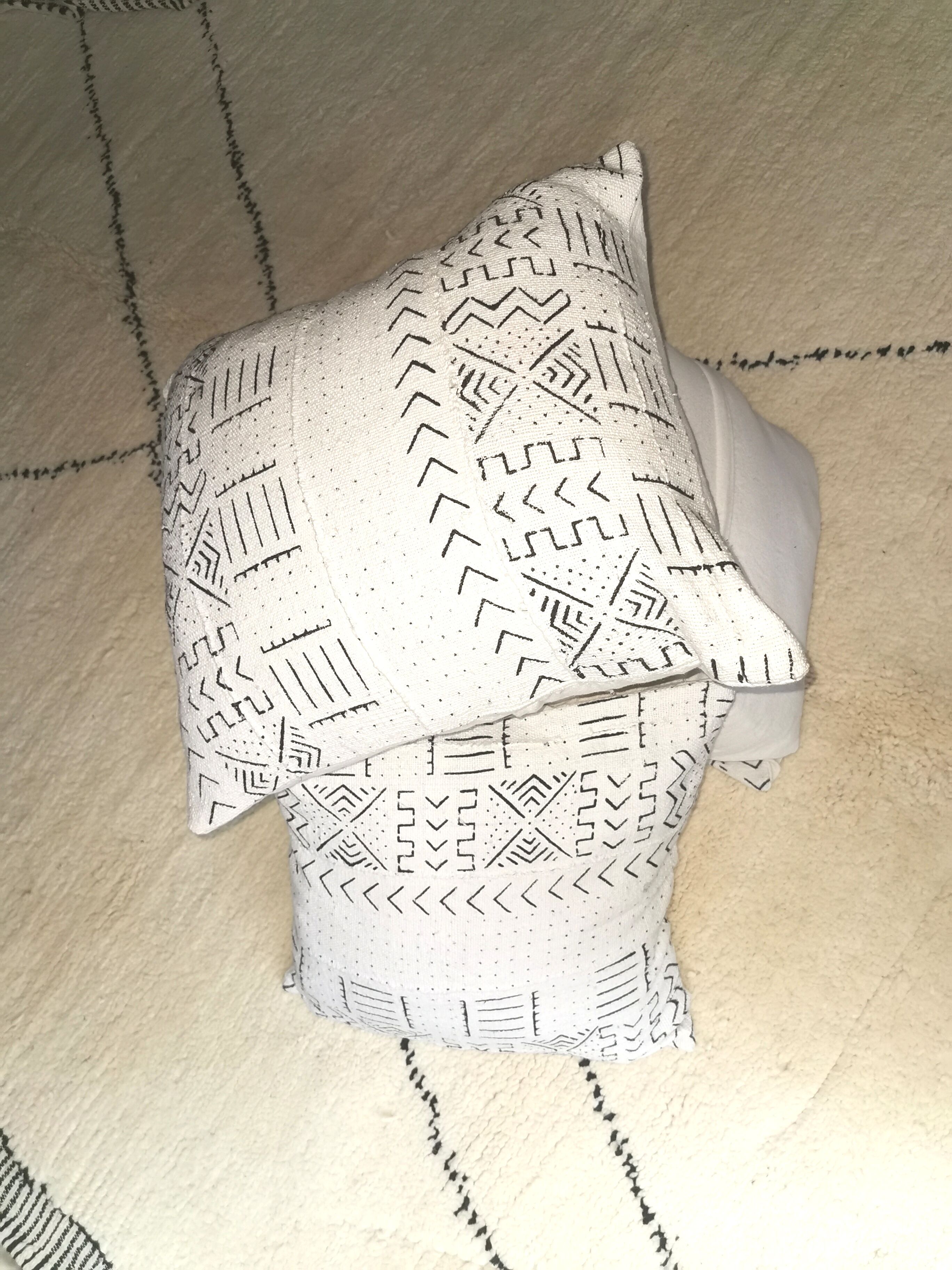 Lot of 4 bogolan cushions