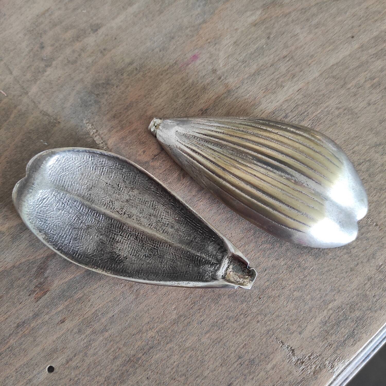 Brass flower ashtray