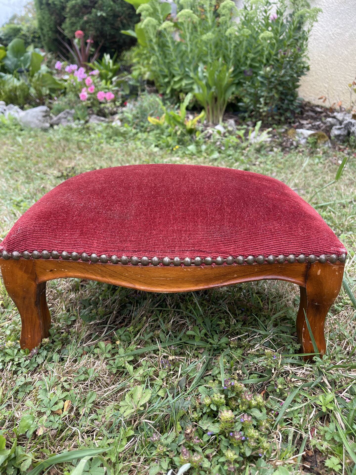 Repose-pieds ancien en bois