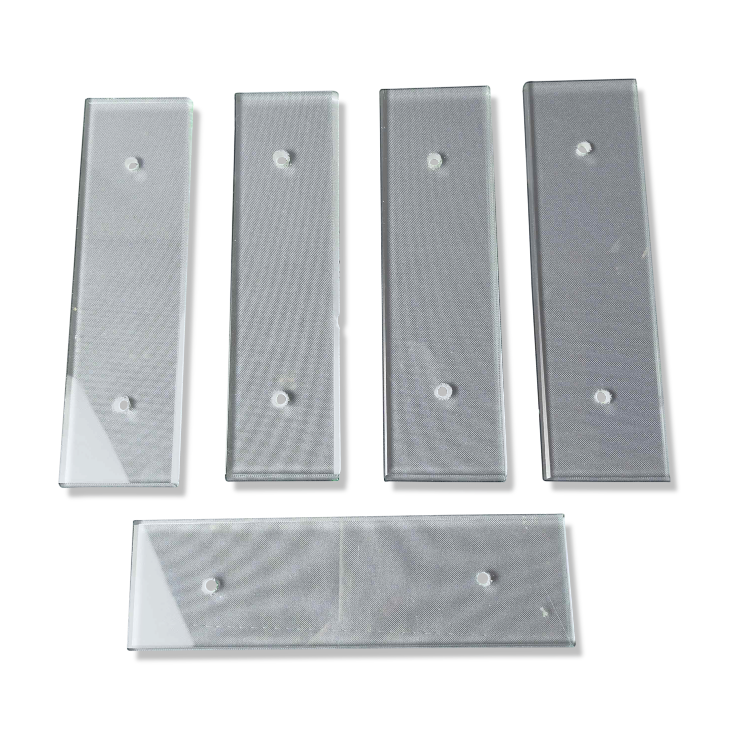 Large model glass cleanliness plates for door