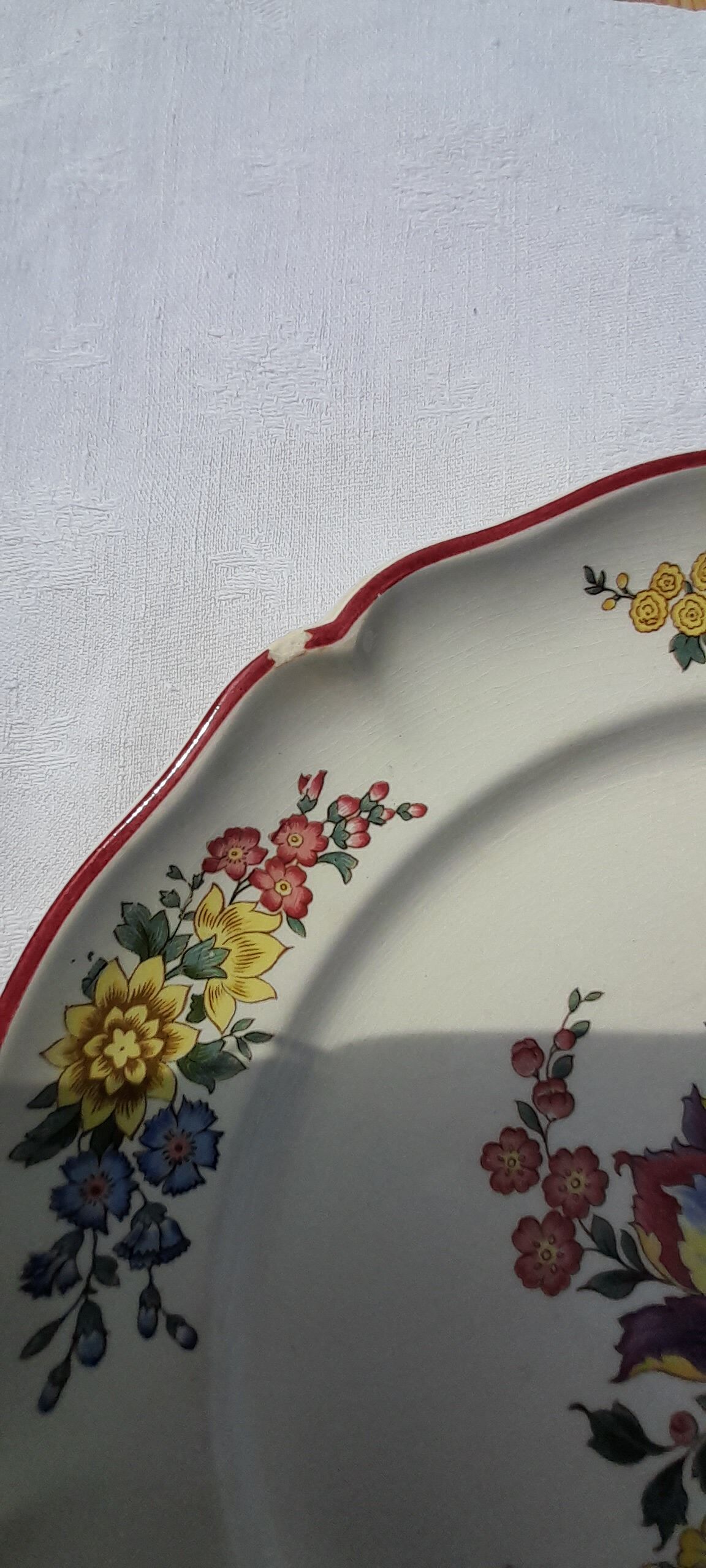 4 flat plates in Villeroy & Boch earthenware model flowers of Montclair diam 25 cm