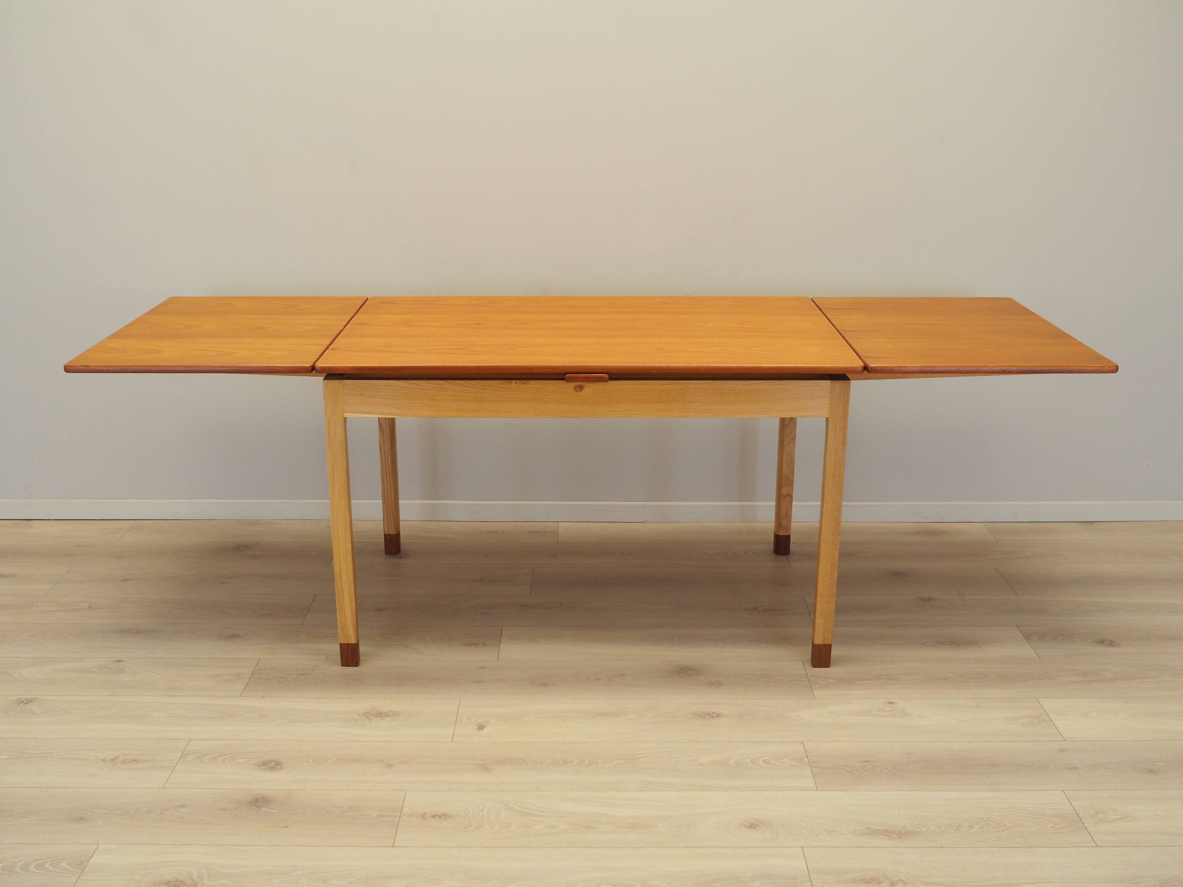 Extendable table, Danish design, 1970s, manufacturer: SKM