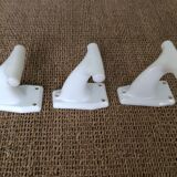 Series of 3 plastic hooks